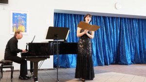 Виктория Носовская исполняет первую арию Лизхен из Кофейной кантаты Баха. Фортепиано — Михаил Ченцов