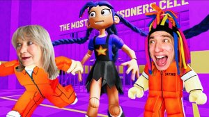 КИТАЙКА СБЕЖАЛА ИЗ ТЮРЬМЫ КУКЛЫ ЛИЛИ С БАБУШКОЙ!