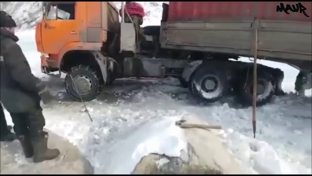 Грузовики на бездорожье. Урал, КАМАЗ, КрАЗ и другие...