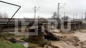 Железнодорожный мост обрушился из-за сильных дождей в Дагестане