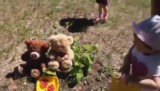 Прогулка с БЕБИ БОНОМ Сказочный лес Видео для детей СКАЗКА 2017 год