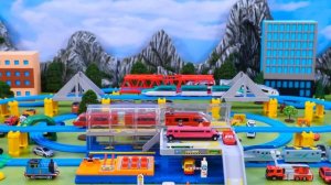 Поезда! Детская огромная железная дорога! Давай играть вместе! #57