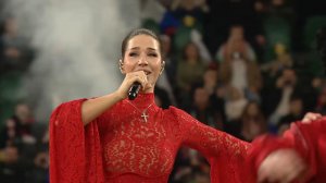 MIRAVI спела «КАЛИНКУ» на матче сборной России по футболу