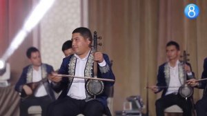 Лазги ансамбли Огабек Собиров куйлайди