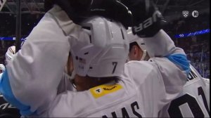 Сэм Энас делает счет в серии 3-0