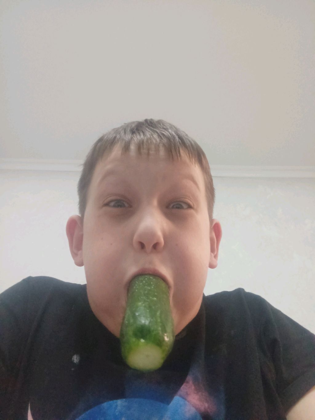 кушаем огурчик