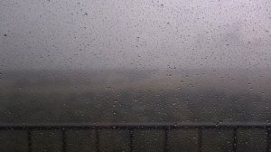 Капли на стекле, дождь, молнии