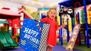 Паника! Аню пригласили на день рождения, а мы не готовы! 🎉😱