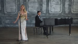 Джазовый дуэт с певицей и роялем.