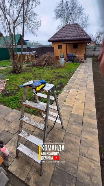 Межстекольный уплотнитель в нашем безрамном остеклении