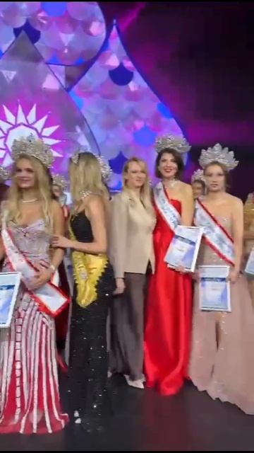 Участницы конкурса красоты