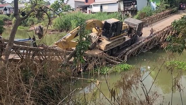 Epic Truck Mistakes! Best Compilation Total Idiot Truck Gone Wrong - Skills Rescue Big Crane Truck