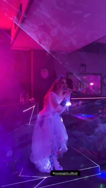 Русские Девочки,  потанцуем и споем !