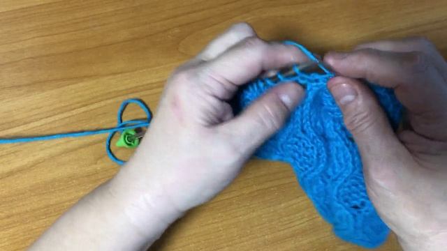 Сегодня вяжем классный узор спицами