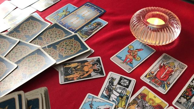 Как мужчина отреагировал на ваше сообщение? Гадание Таро