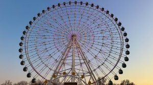 Колесо обозрения в парке «Навруз» в Ташкенте
