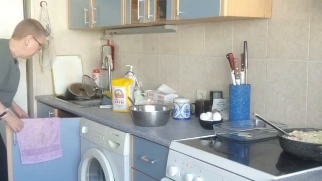 Пеку заливной пирог на быструю руку.Получилось вкусно и красиво 👍👍👍.