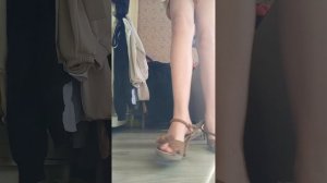 Оцениваб мамины туфли! 👠👠👠Они очень красивые!