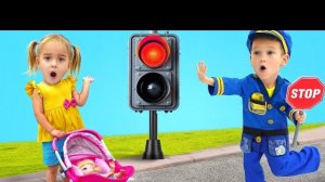 Дети изучают правила дорожного движения и правила безопасности на дороге