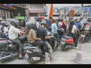 Индию захлестнул топливный кризис