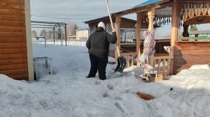 Обновки для мужа)) Прошла к беседке))