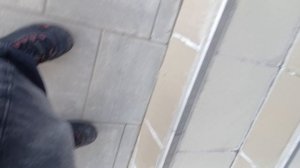 Школьник угрожает мне ножём