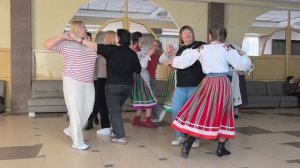 А теперь танцуем "Яблочко" 🍎🍎🍎