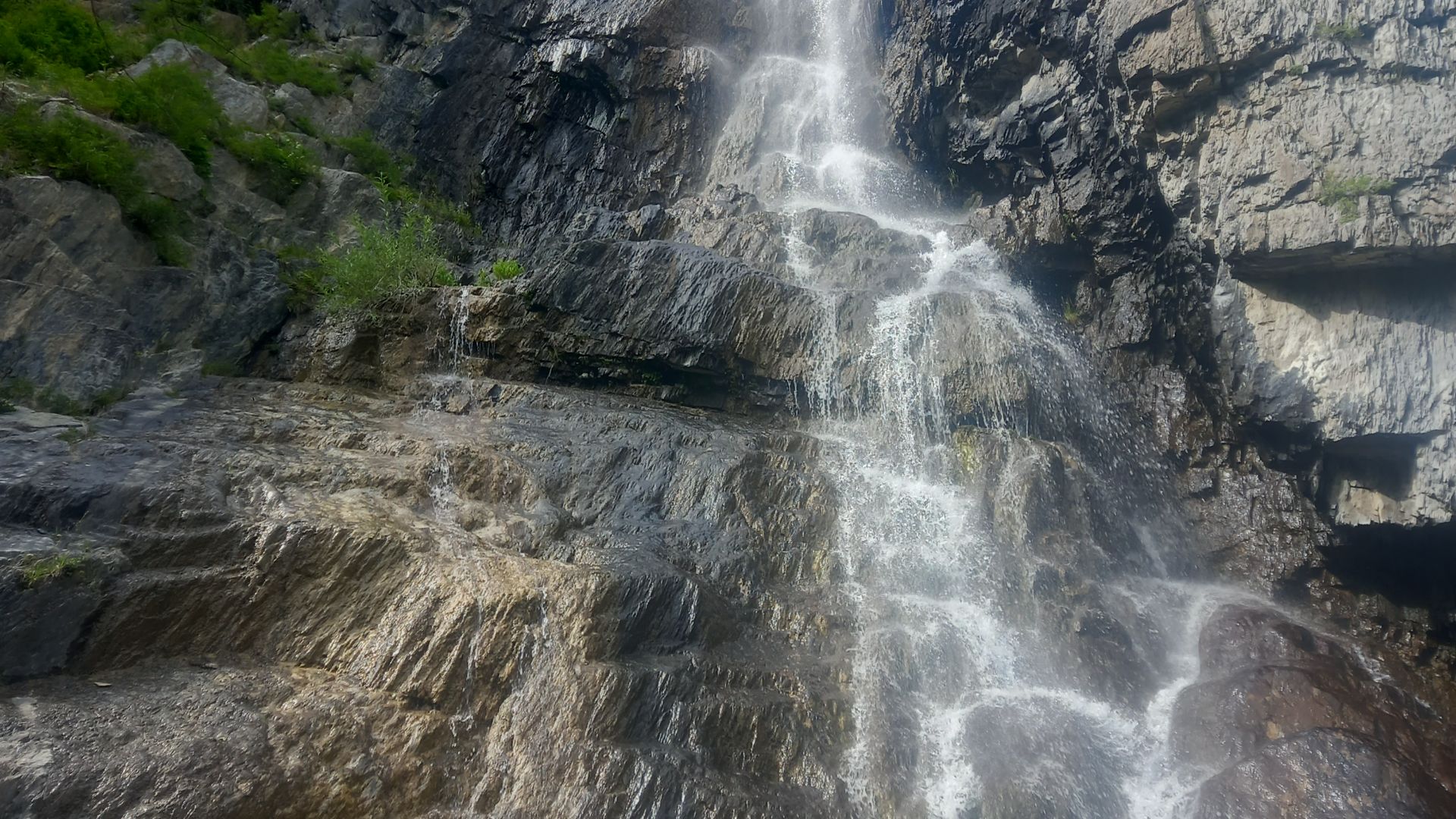 Водопад. Горный Алтай