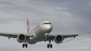 Эйрбас А321 авиакомпании Air Arabia приземляется в аэропорту Пхукета..