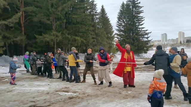 Перетягивание каната на Масленице - 2026 в Нижнем Тагиле