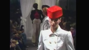 Показ женской коллекции Oscar de la Renta весна-лето 1980