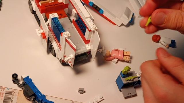 Обзор на скорую помощь. Набор Sluban М38-В1065