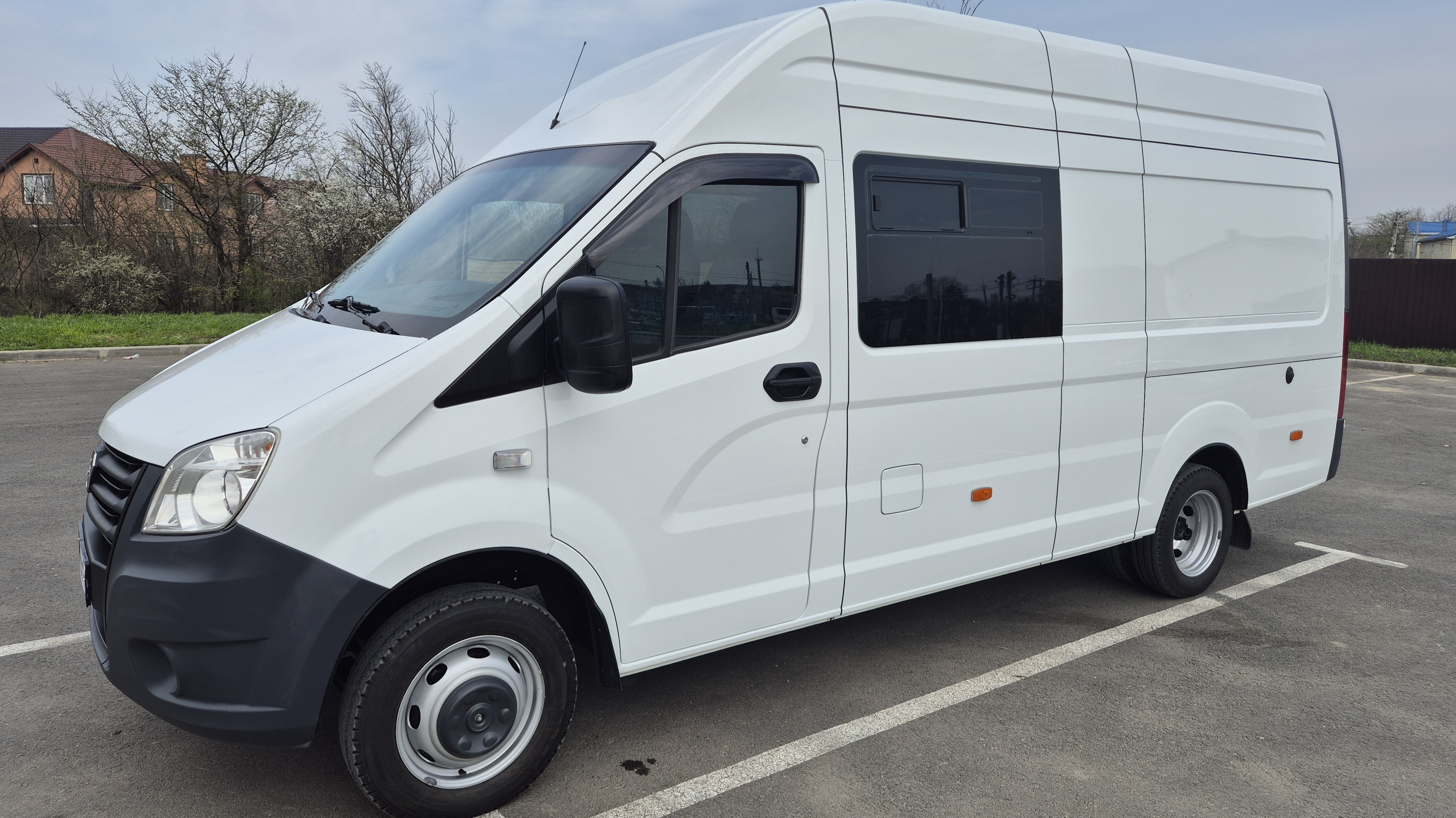 Газель Некст ЦМФ, грузопассажирский 7мест, двигатель дизель, год выпуска 2023. пробег 49т.км.