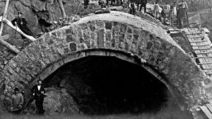 Древний бункер прошлый цивилизации затопили в 1950х годах недалеко от Самары