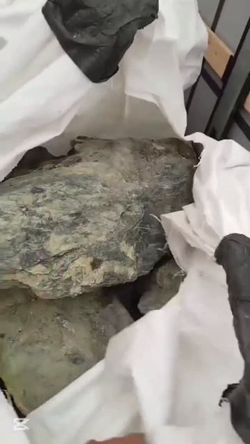 Змеевик зелёно-серый ландшафтные валуны (2)