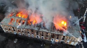 Три человека пострадали при пожаре в многоквартирном доме в Ярославле