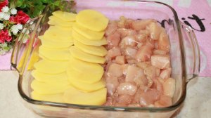 Просто выкладываю все слоями, а весь секрет в заливке. Что приготовить на ужин?