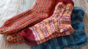 Март . Носки "Змеиная кожа". «Носочная коробочка с Катериной Шурм, 6 сезон», 2026 год