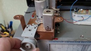 Окончательная проверка запрограммрованной шкальности блока УКВ "Эстонии 4" перед отправкой.