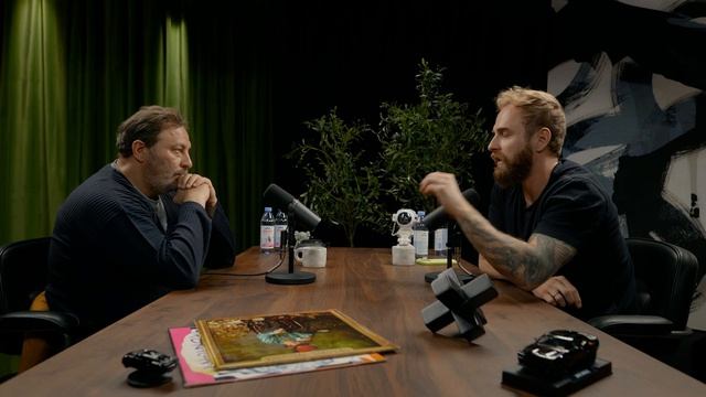 ''У этого поколения нет шанса заработать''. Сергей Минаев о власти корпораций, ИИ и слабом бренде РФ