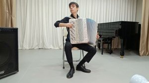 Сигунов Руслан- И.С.Бах прелюдия и фуга D dur и А.На Юн Кин "Новогодняя увертюра-шутка"