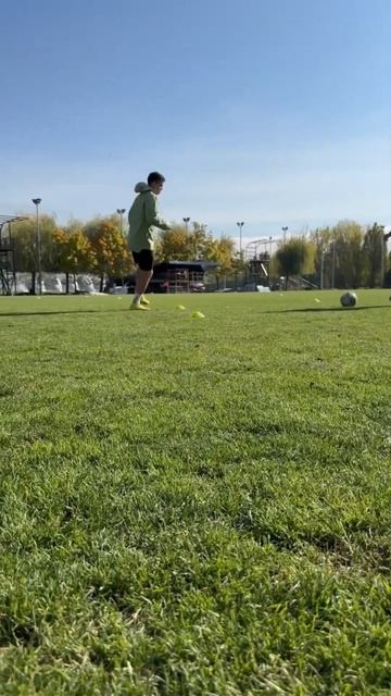 Передачи в 1 касание (две ноги) движение боком