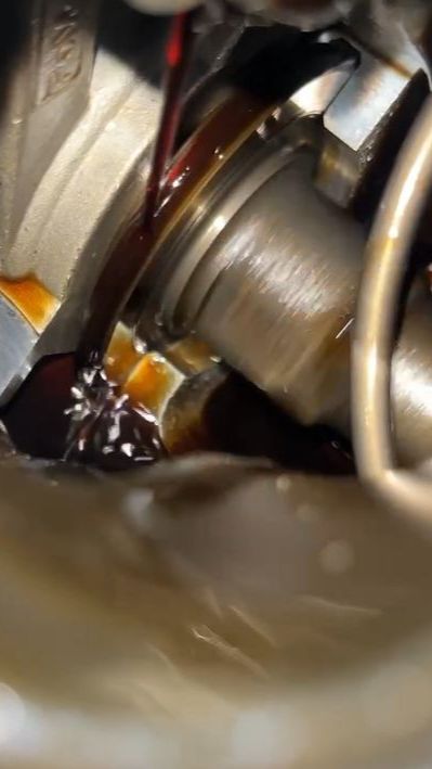 Работа холодного и горячего масла в двигателе