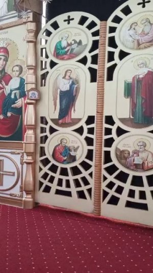 Божественная служба в храме Святой Троицы