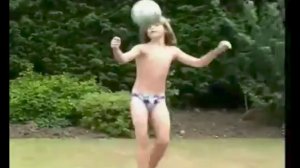 Leo - Leonardo - Leonos. Леонардо с мячом