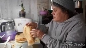 Фарширую блины.