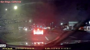 ANOTHER IDIOT GETS BLOCKED GOING THE WRONG WAY