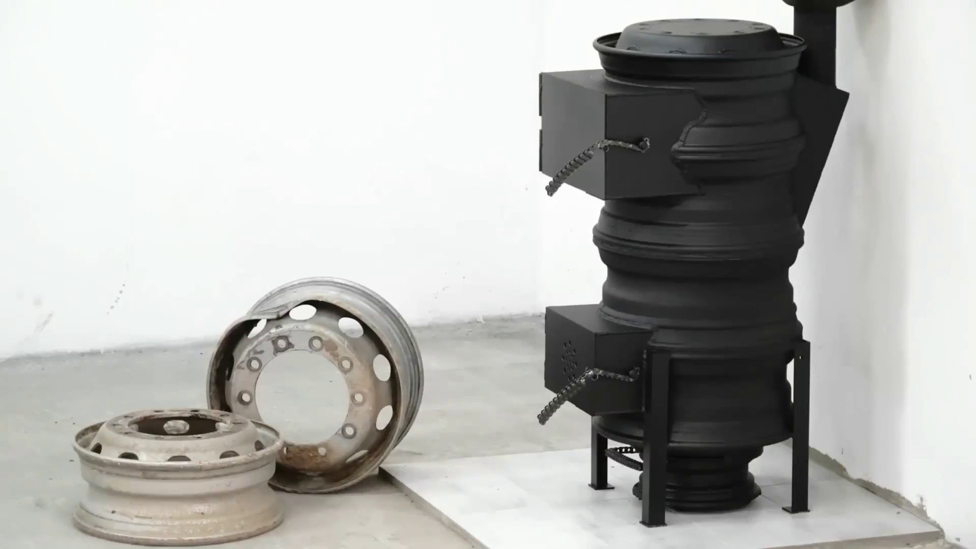 Самодельная дровяная печь из колёсных дисков