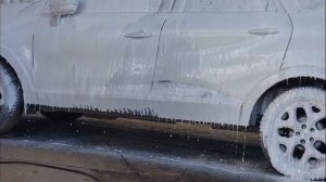 КАК МЫТЬ МАШИНУ,  НАНЕСТИ ПЕНУ СРАЗУ НА ГРЯЗЬ ИЛИ СБИТЬ ГРЯЗЬ И НАНЕСТИ ПЕНУ?!