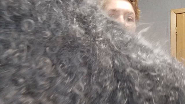 Только светло серые пуховые косынки и полушалки  с красивым цветом  пуха +79030300712